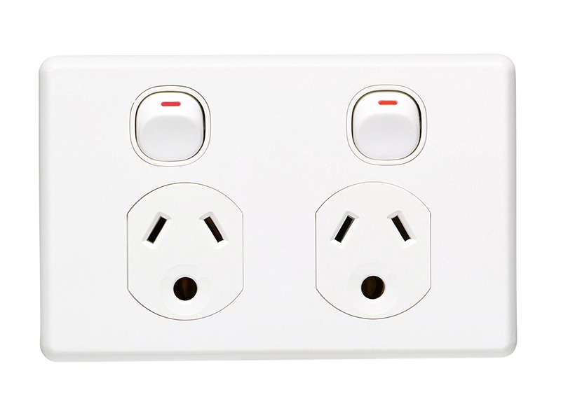 C2025L Twin Switch Socket Outlet Classic 250V 10A Round Earth Pin For ...